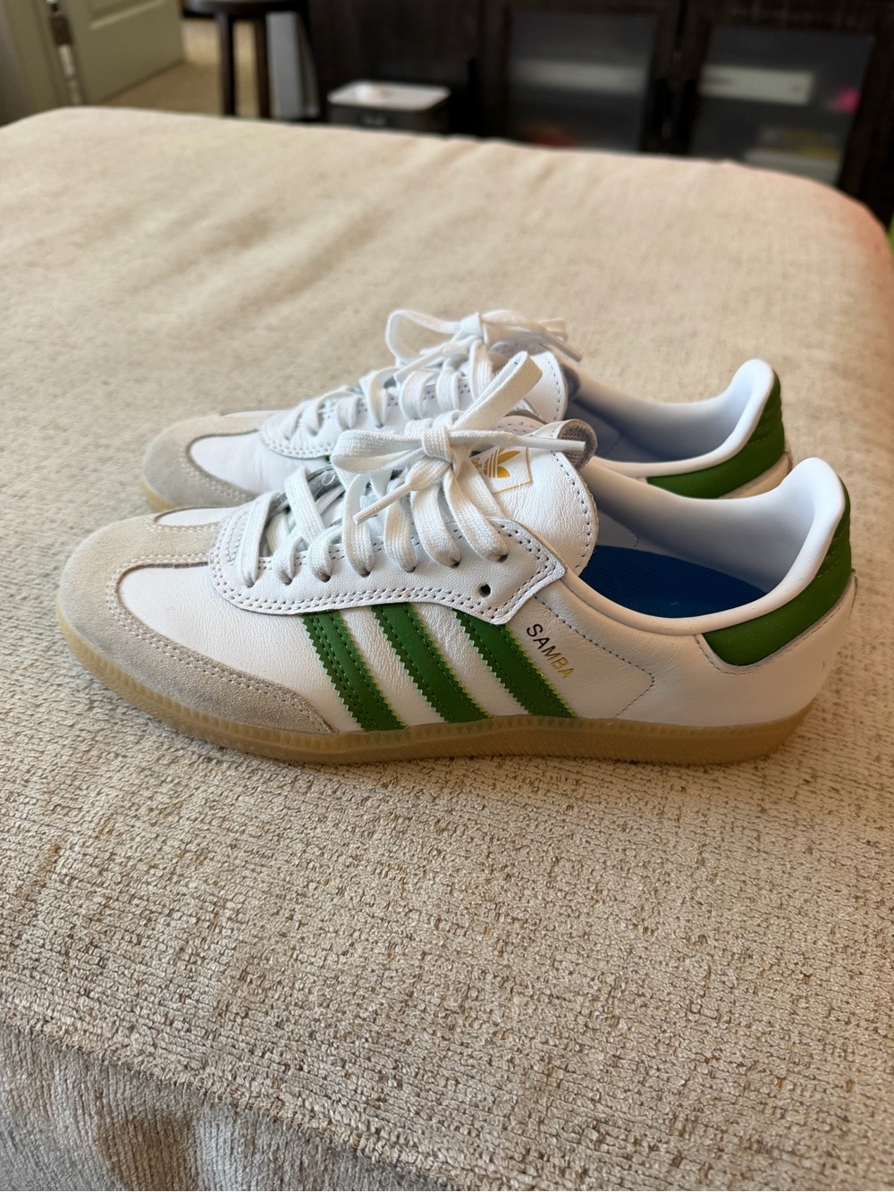 adidas sambas - men’s 6.5, women’s 8